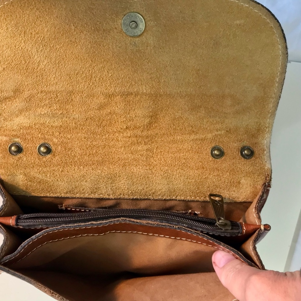 Patricia Nash Florence Tooled Gold Brown Whiskey Torri Clutch - Picture 5 of 8